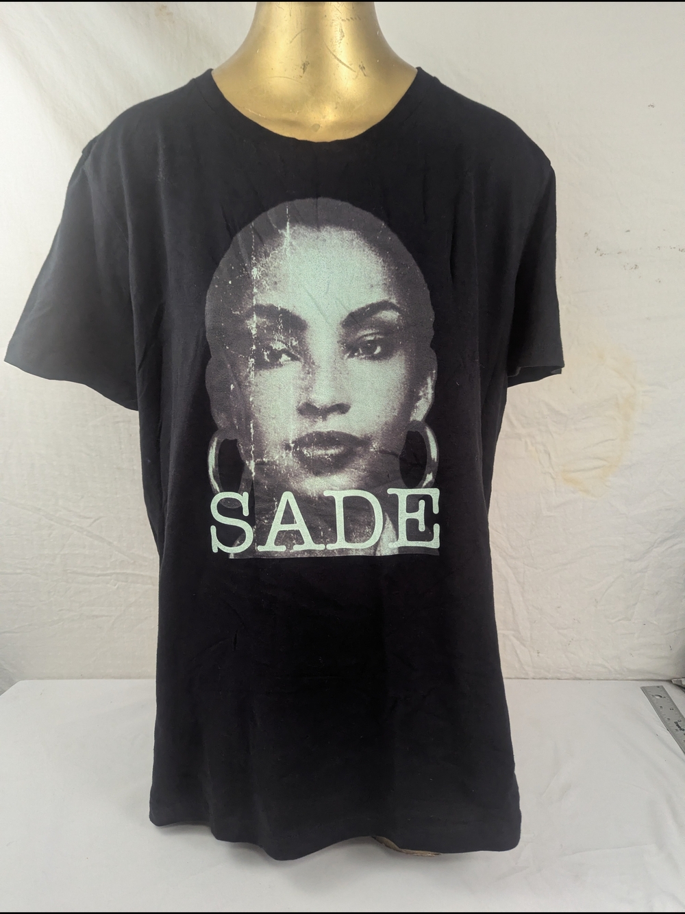 Sade Black Tee With Front Graphic Of Singer Size Large